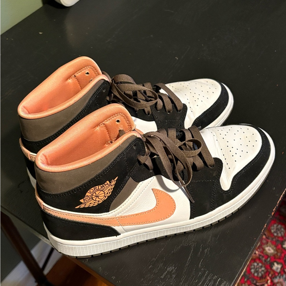 Air Jordan 1 Mid Peach & Mocha